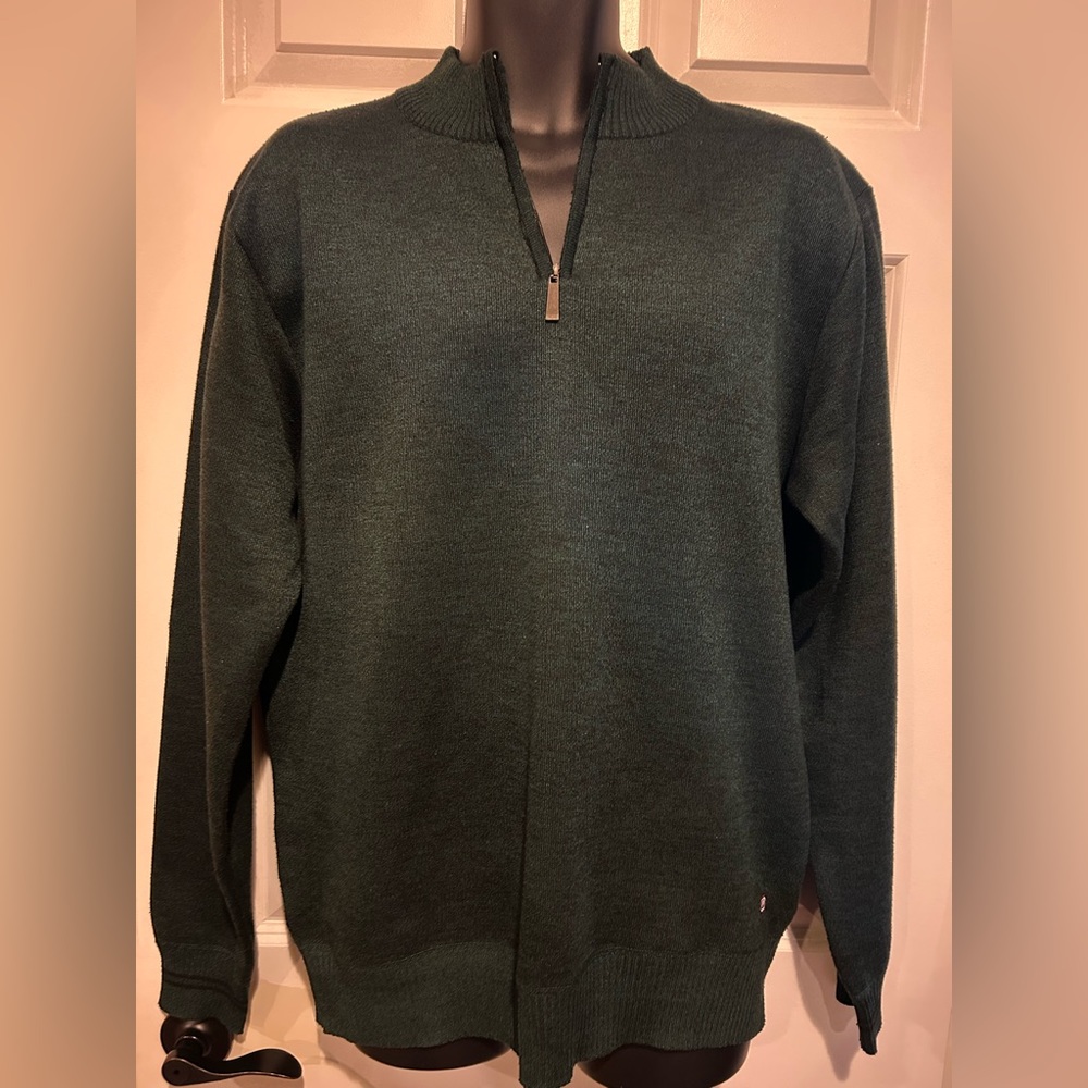 Men’s Echo Sweater. Size XL. Deep forest green color.
